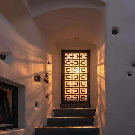 Daire Artemis Sunset Santorini Rooftop Jacuzzi View