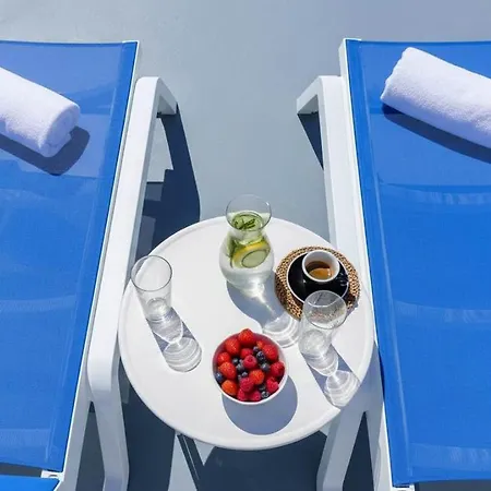 Artemis Sunset Santorini Rooftop Jacuzzi View Fira (Santorini)
